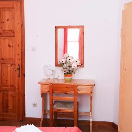 House Skiatos