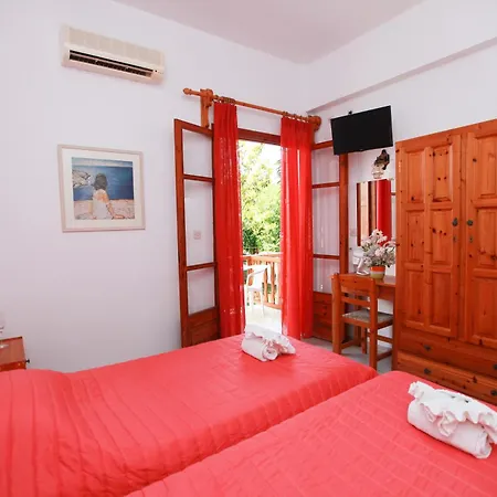 House 4* Skiatos