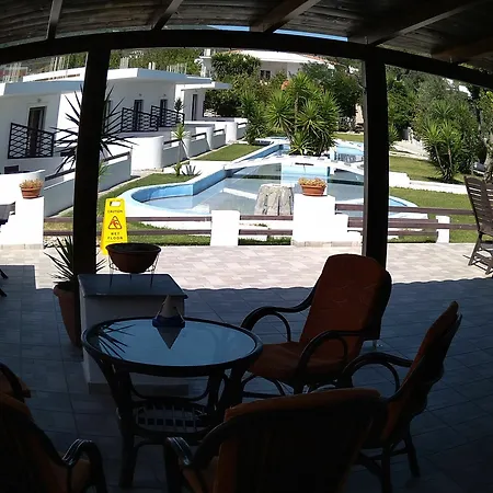 Hotel apartamentowy House 2*